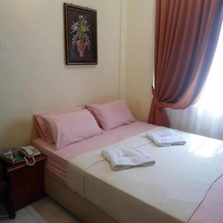 Hotel Teratai Tenang Kuala Terengganu Exterior foto